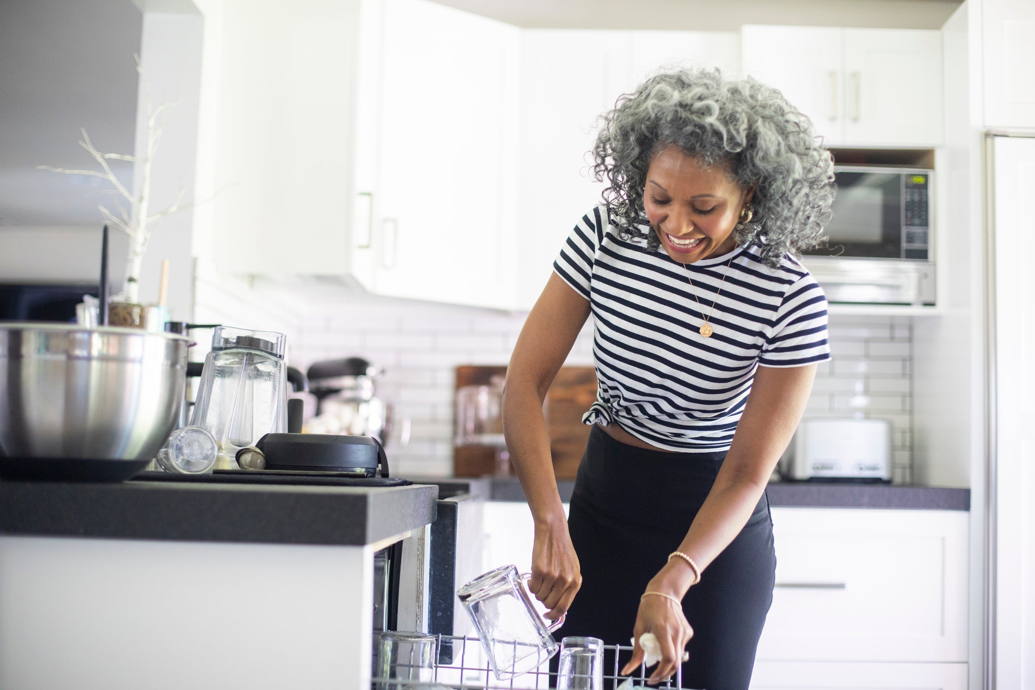 EASY Budget Friendly Ways to Organize your Kitchen {Quick Tips, Space  Saving Tricks, Clever Hacks & Organizing Ideas} – Dreaming in DIY