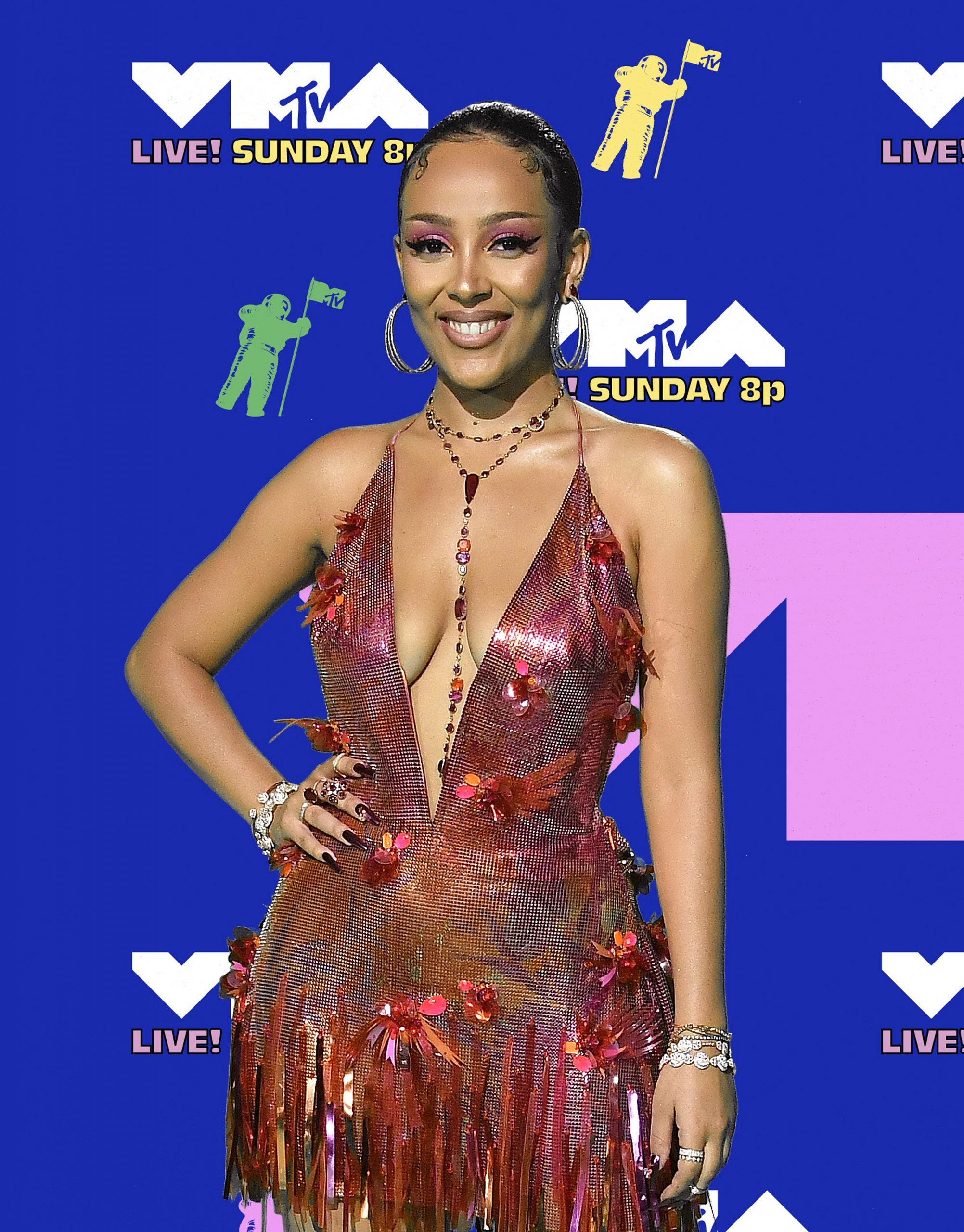 Doja Cat Wears Versace To The 2020 VMAs