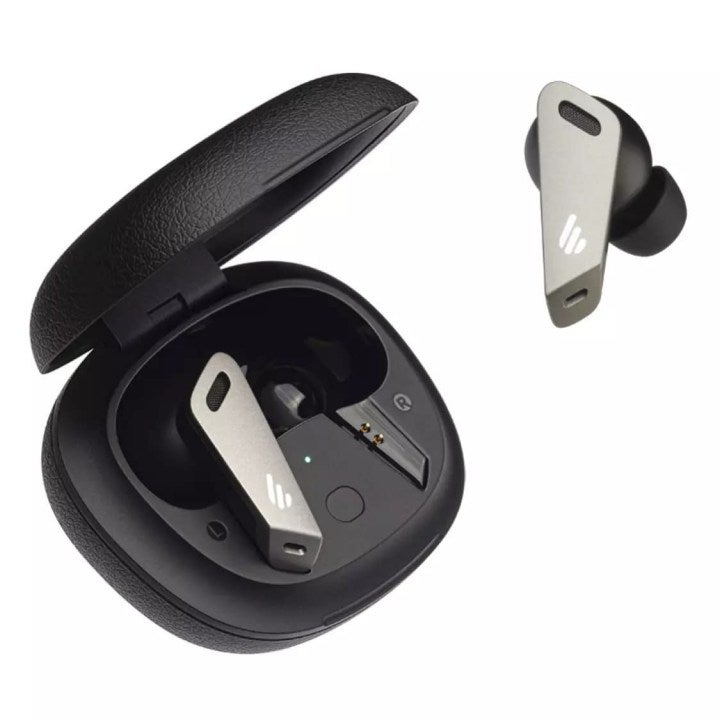 10 Must-Have Items You Have To Bring On Your Next Road Trip