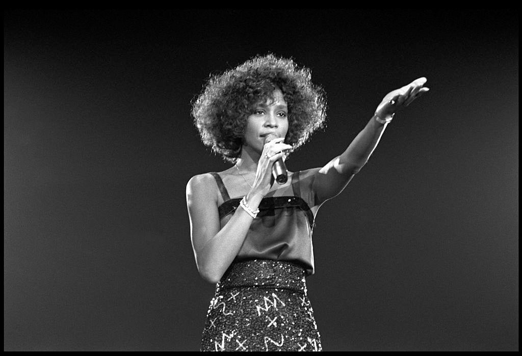 Whitney Houston's 'I Will Always Love You' Video Just Hit 1 Billion Views  On