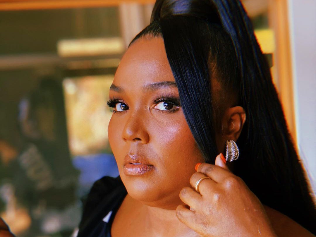All The Details Behind Lizzo's Billboard Music Awards Hair