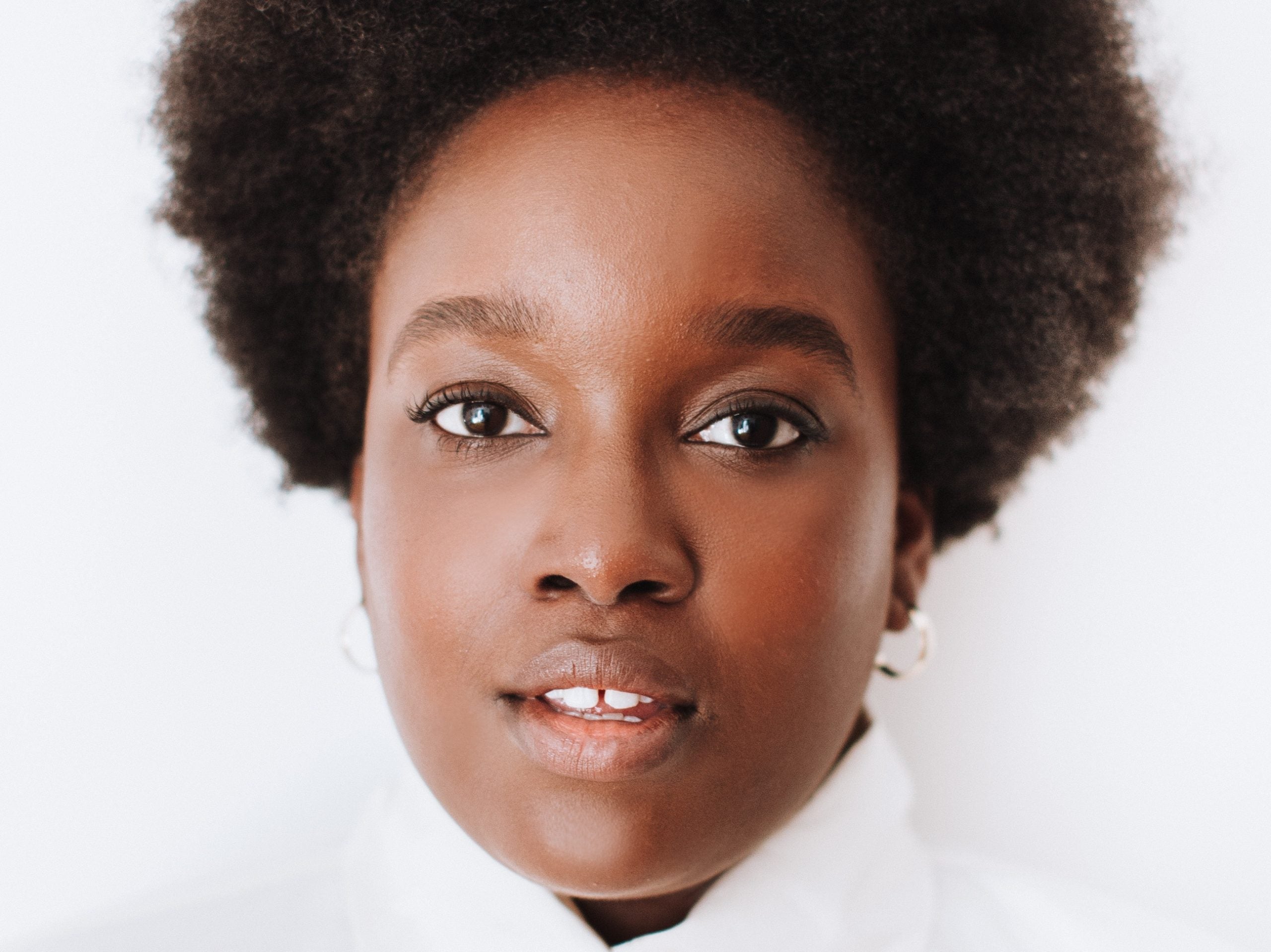 British Comic Lolly Adefope Is Learning To Adapt - Essence