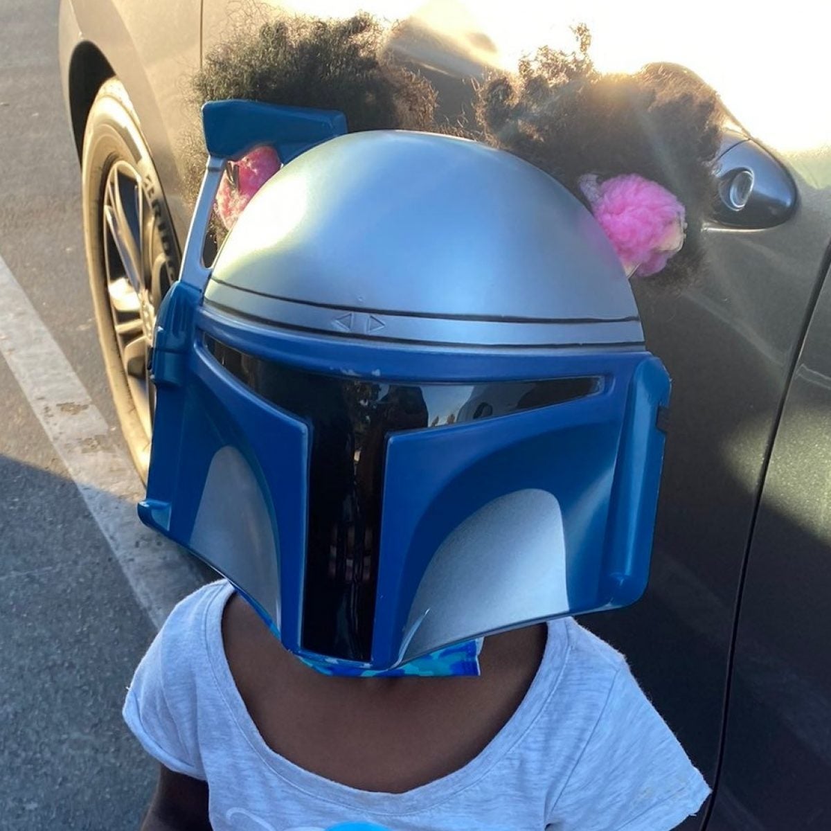 Let The Force Be With Her! Five-Year-Old Stunts In Star Wars Mask On Shopping Trip