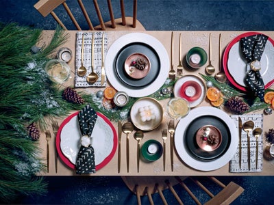 How To Create A Stylish (Small) Holiday Table