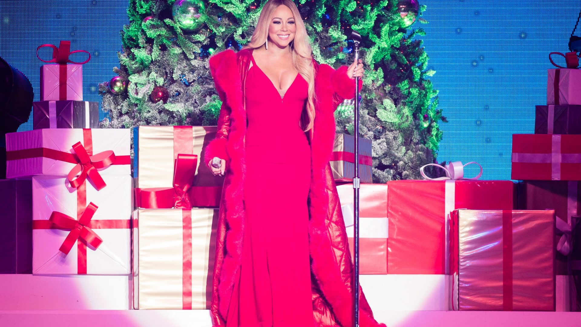 Mariah Carey's 'All I Want For Christmas Is You' Is Most-Streamed Holiday Song Of All Time