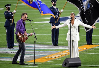 Jazmine Sullivan Scores With Soulful Super Bowl  National Anthem