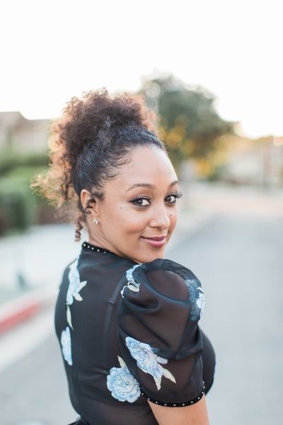 Tamera Mowry-Housely Says Her Mom Fought For Her And Tia To Be Compensated Fairly As Kids