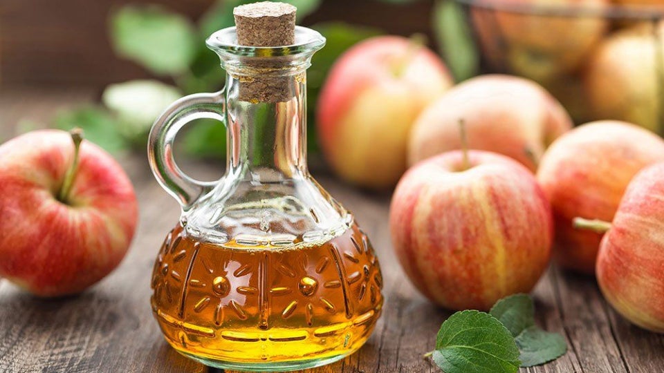 5 Tasty Apple Cider Vinegar Products For Healthier Hair and Skin