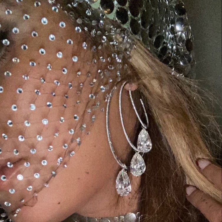 Beyoncé Shows Off A New Way To Wear A Face Mask