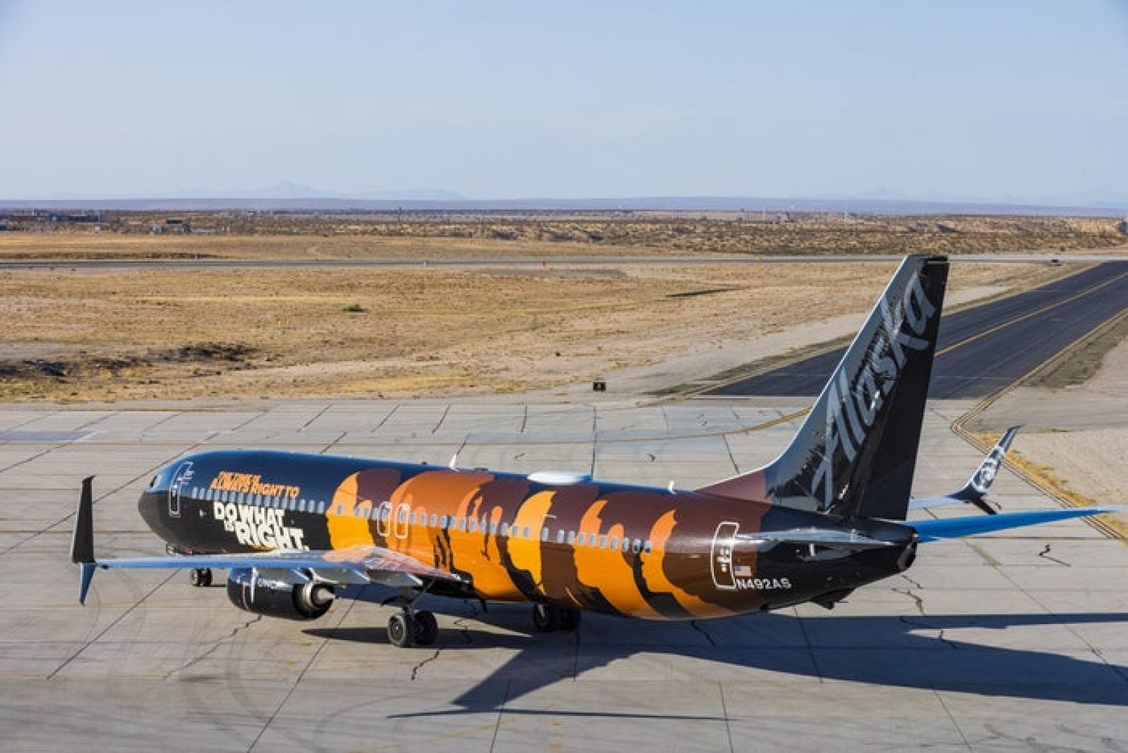 Alaska Airlines Unveils “Commitment” Aircraft In Support Of United Negro College Fund