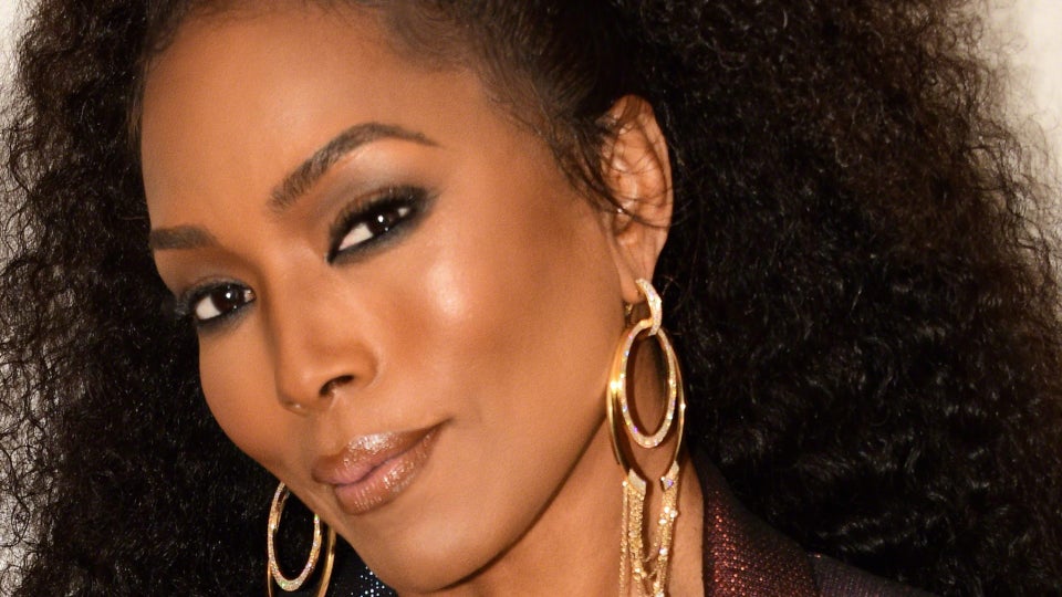 Angela Bassett On Clean Eating, The Importance Of Cooking For Her Family And The Perks And Pressure Of Those “Ageless” Compliments