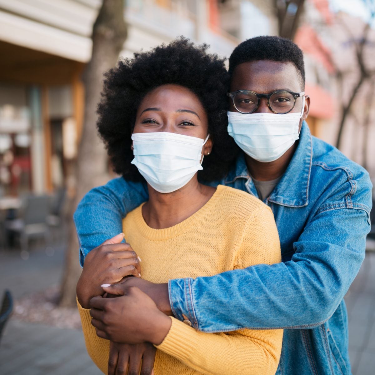 An Expert Explains Why The Pandemic Broke So Many Couples Early On, And Why Many Are Staying Together Now