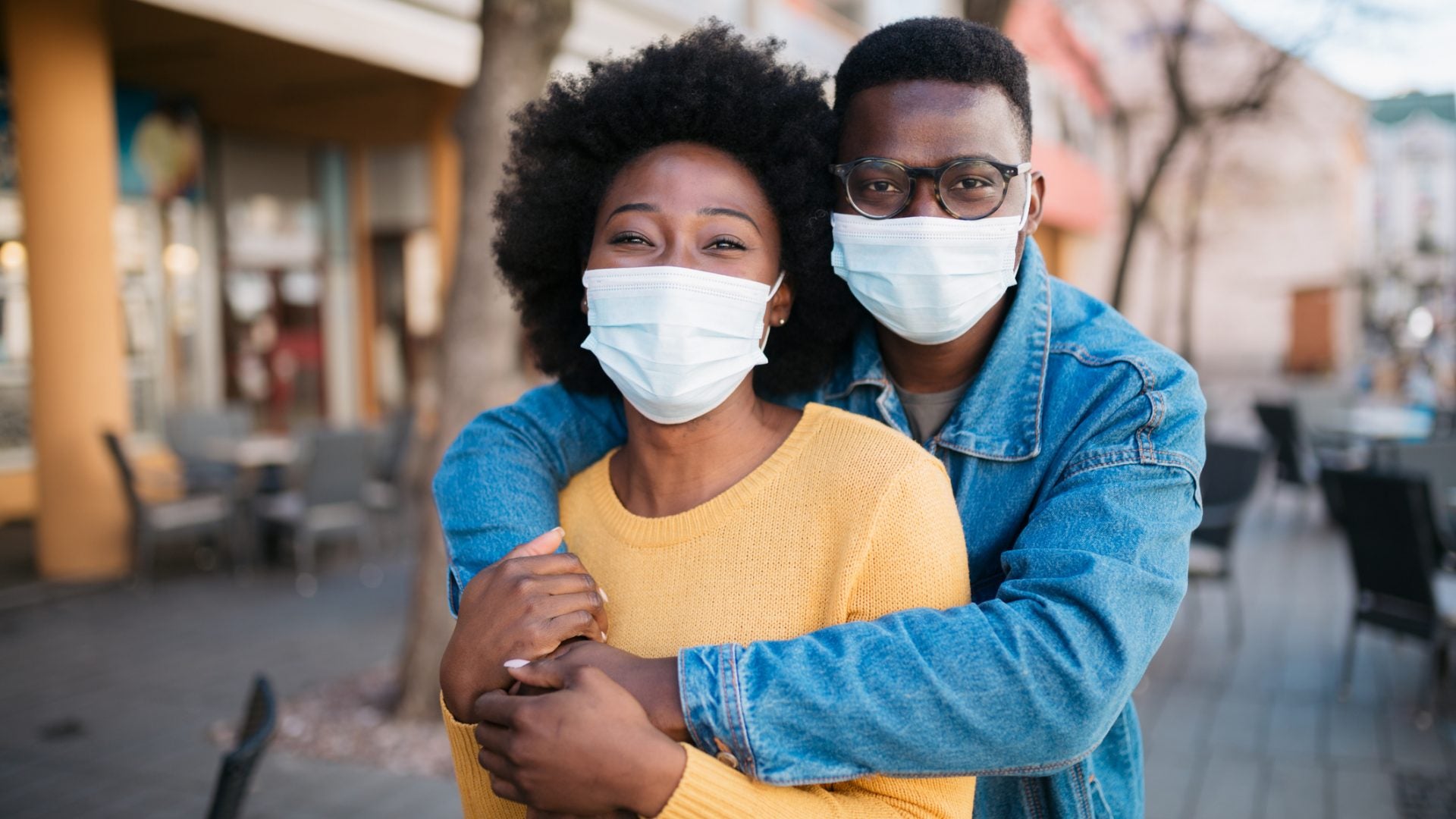 An Expert Explains Why The Pandemic Broke So Many Couples Early On, And Why Many Are Staying Together Now