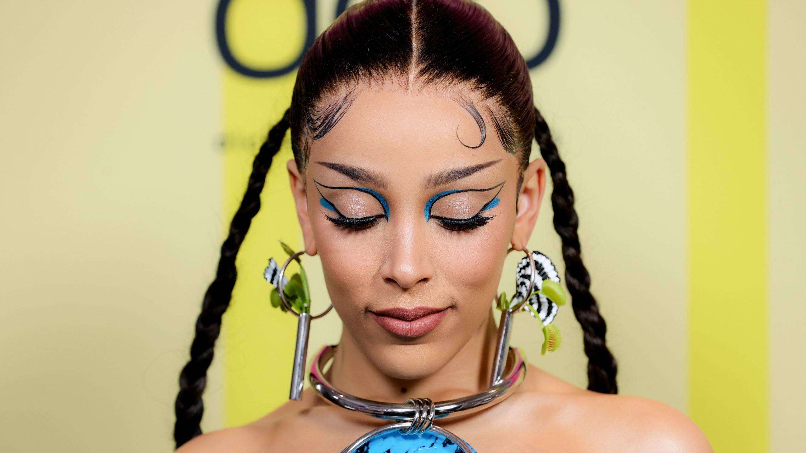 Doja Cat's 2021 Billboard Music Awards Hair Look Was Inspired By "Afro-Futurism"
