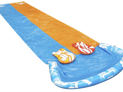 5 Water Toys For Kids That Make Outside More Fun