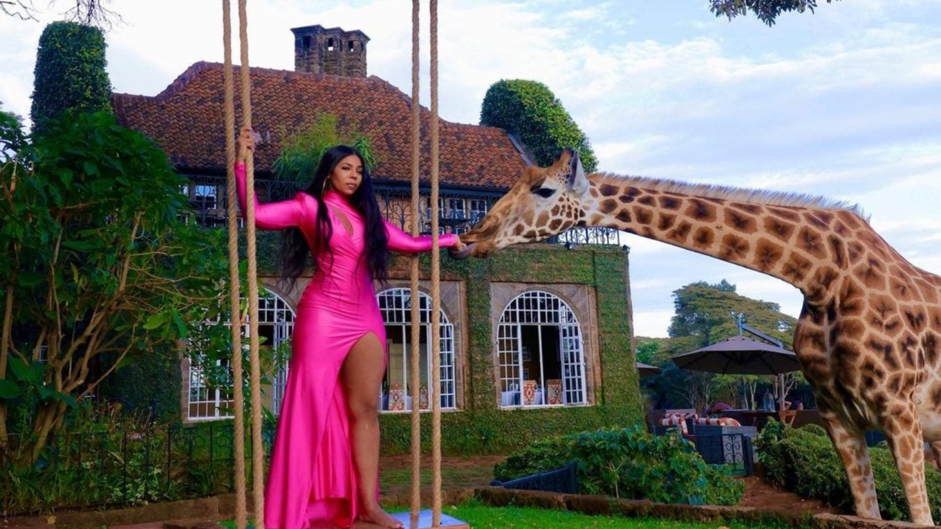 Ashanti Lived Her Best Life With Giraffes In Nairobi And She Has The Photos To Prove It