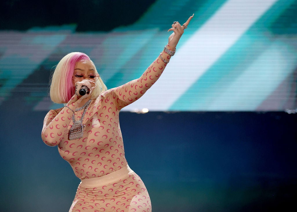 Star Gazing: Your Favorite Celebs Are Keeping It Cute And Casual