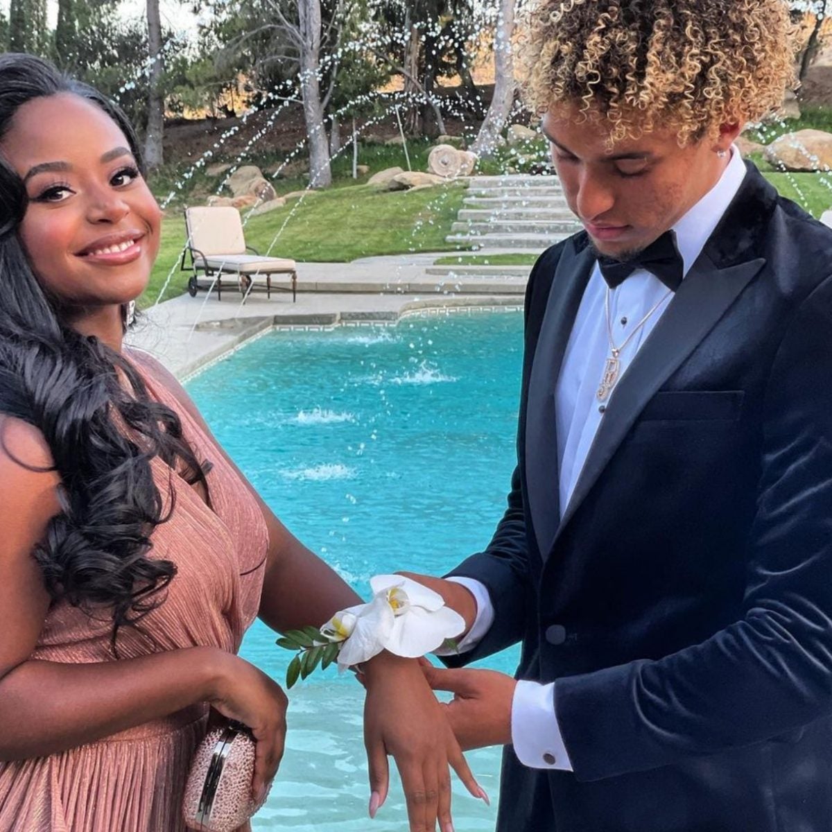 Cedric The Entertainer Is A Proud Dad As Daughter Lucky Stuns At Senior Prom