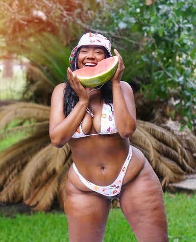 Plus-Size Model Sydney Bell Wants Women To Know That Every Body Is A “Bikini Body”
