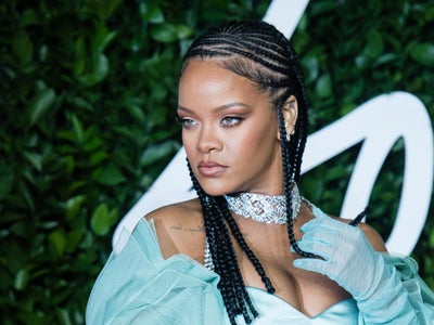 Rihanna Claps Back At Latest Crop Of Pregnancy Rumors