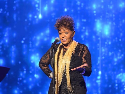 Anita Baker Says You Can Stream Her Music Again