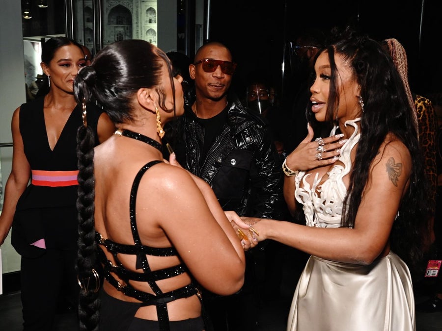 Watch SZA Shower Ashanti With Love: ‘You’re So Amazing—You’re Such A Huge Inspiration For Me’