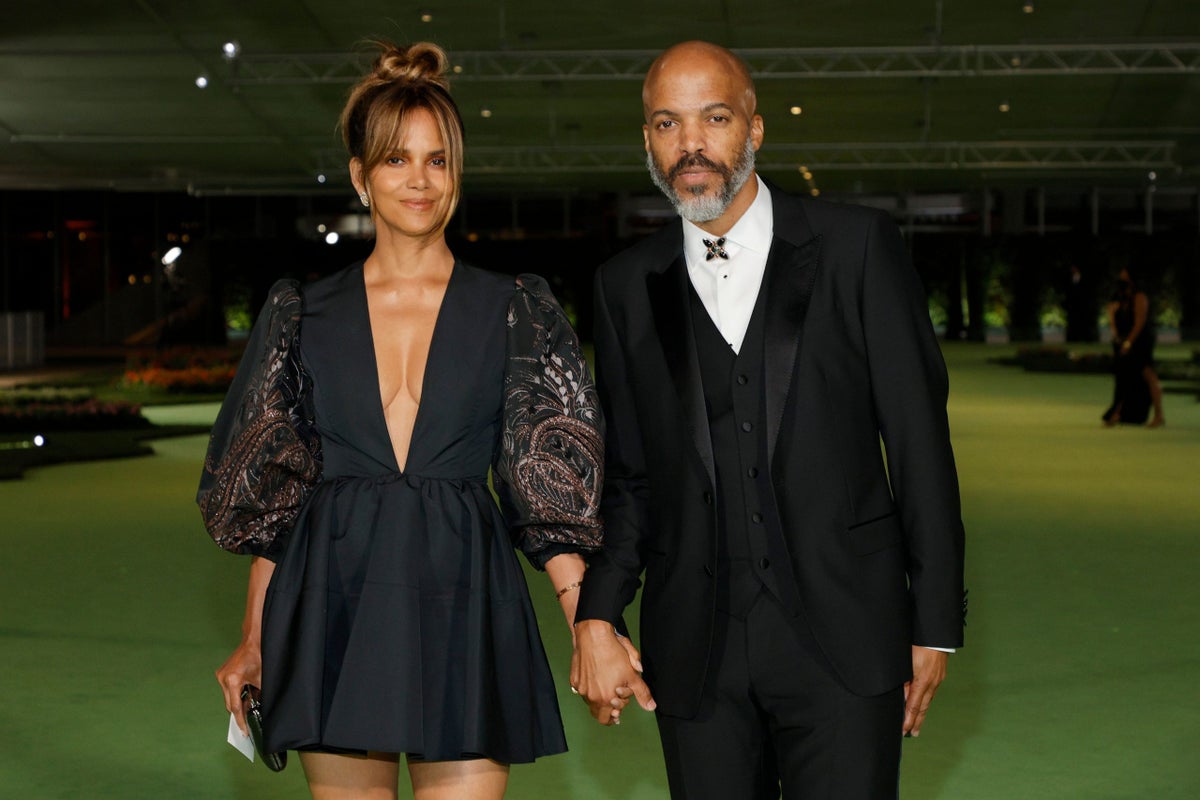 Weekend Love: Halle Berry & Van Hunt And More Moments From ...