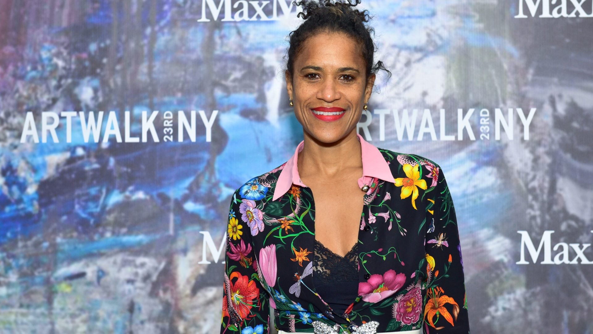 Isolde Brielmaier Curates All-Black iPhone Photography Exhibit, "Inward"