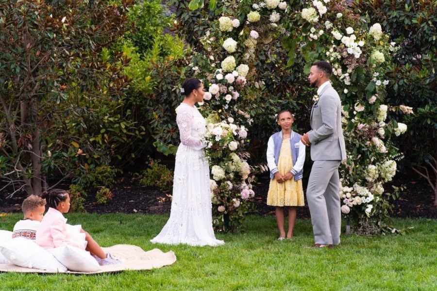 Stephen Curry Surprised Ayesha With A Vow Renewal Ceremony ...