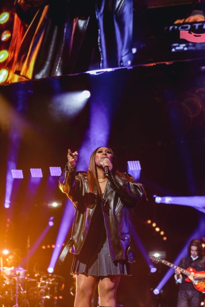 Mary J. Blige, Jazmine Sullivan Take Stage for Advertising Week x YouTube Concert at The Apollo