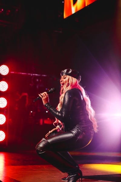 Mary J. Blige, Jazmine Sullivan Take Stage for Advertising Week x YouTube Concert at The Apollo