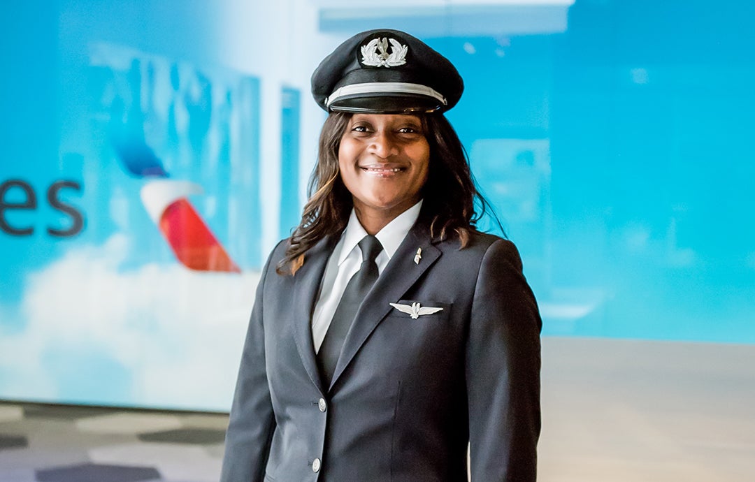 Pilots-female-with-American-Airlines