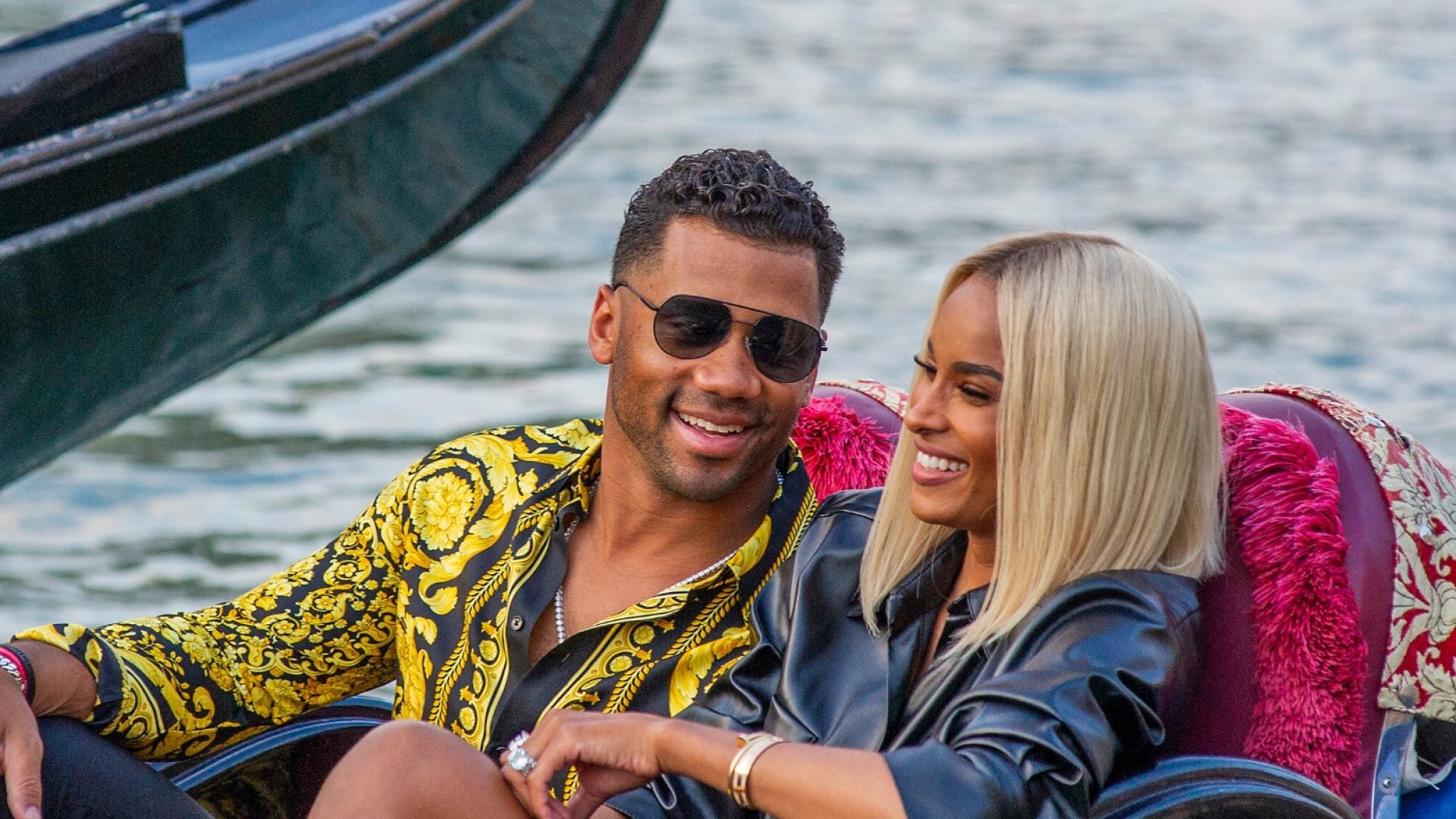 Russell Wilson Shut Down This Seattle Landmark For Ciara And 9 Other Grand Gestures From Celeb Men