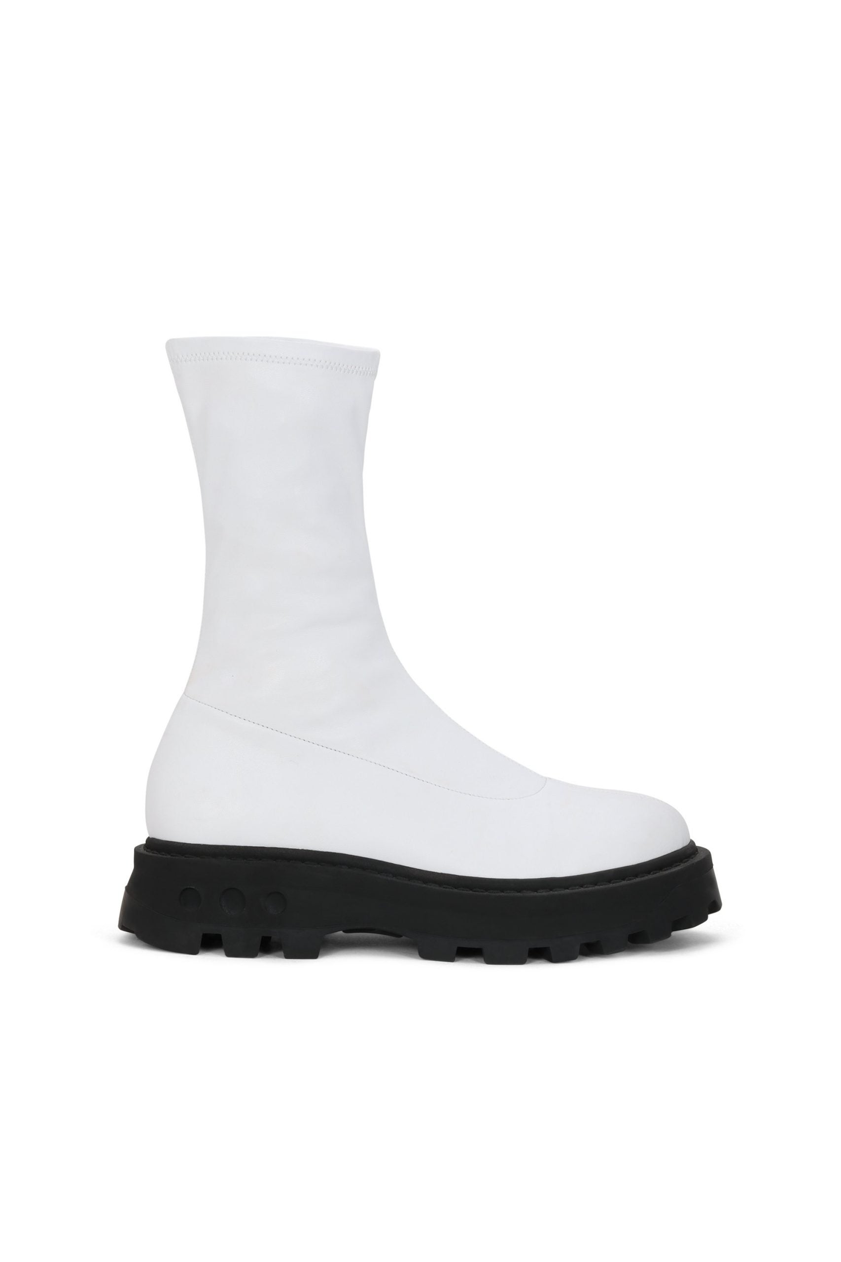 ‘Winter White’ Boots Are The Hottest Footwear Trend To Shop This Black ...