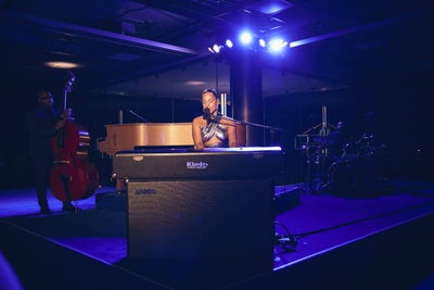 Alicia Keys And The Mercedes-Benz EQS, The Brand’s First Electric Vehicle, Shine During  Concert Experience
