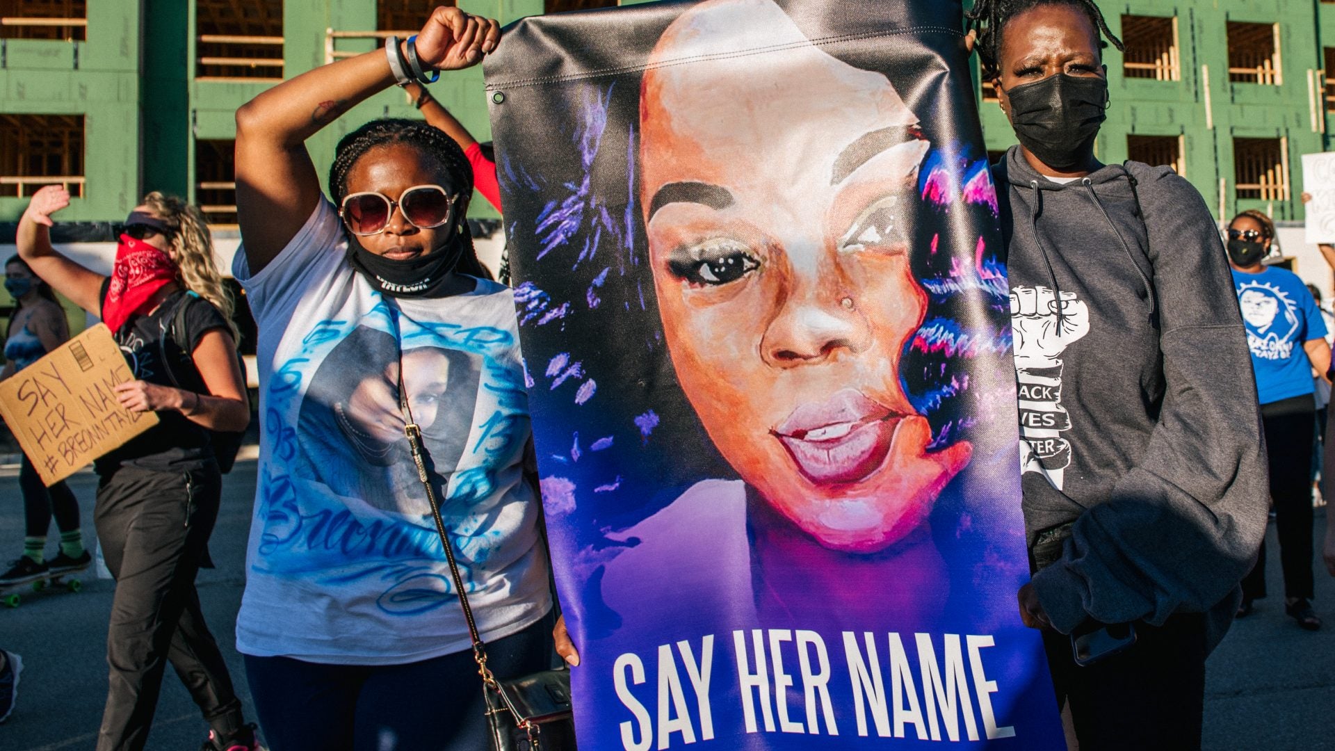 The Louisville Officer Who Fatally Shot Breonna Taylor Wants His Job Back