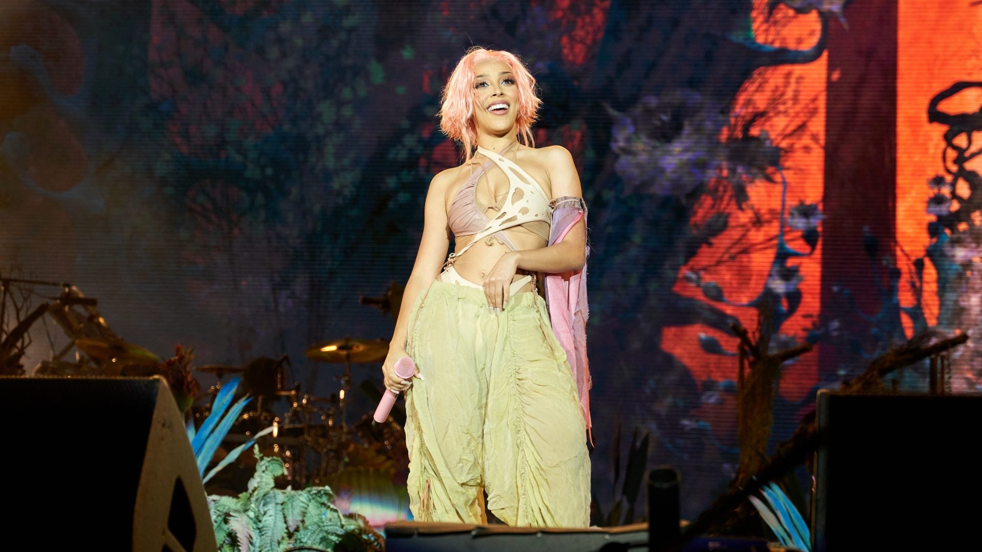 Doja Cat Teams With Teyana Taylor And Girls Who Code To Make Interactive Video For 'Woman'