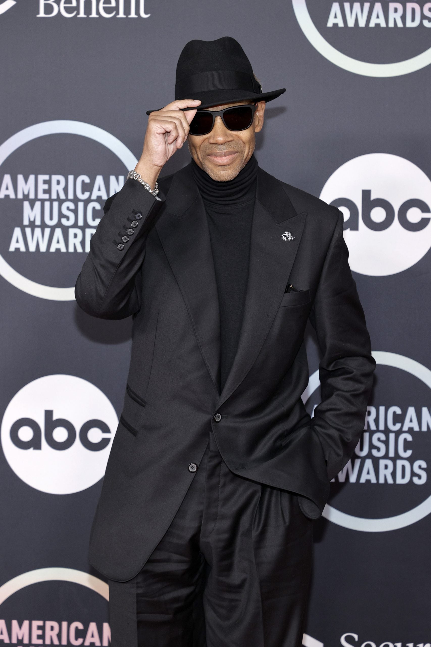 Starz Light Up The 2021 AMA's Red Carpet