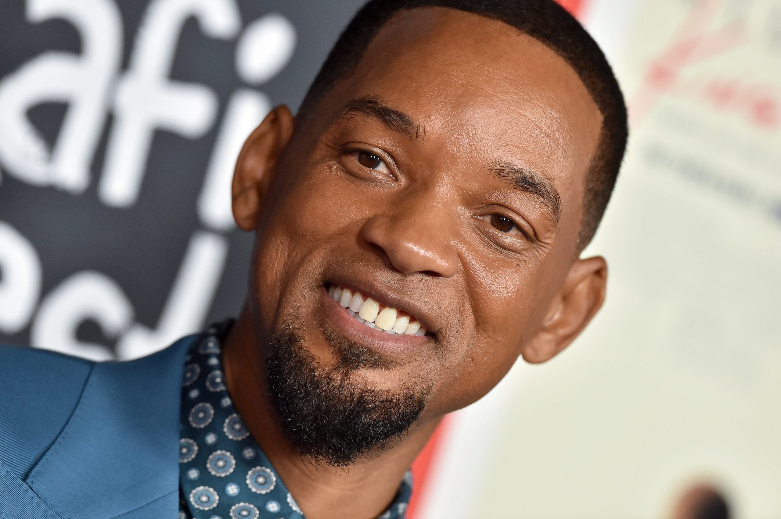 What's Serena, Venus doing with Will Smith? - Rediff.com