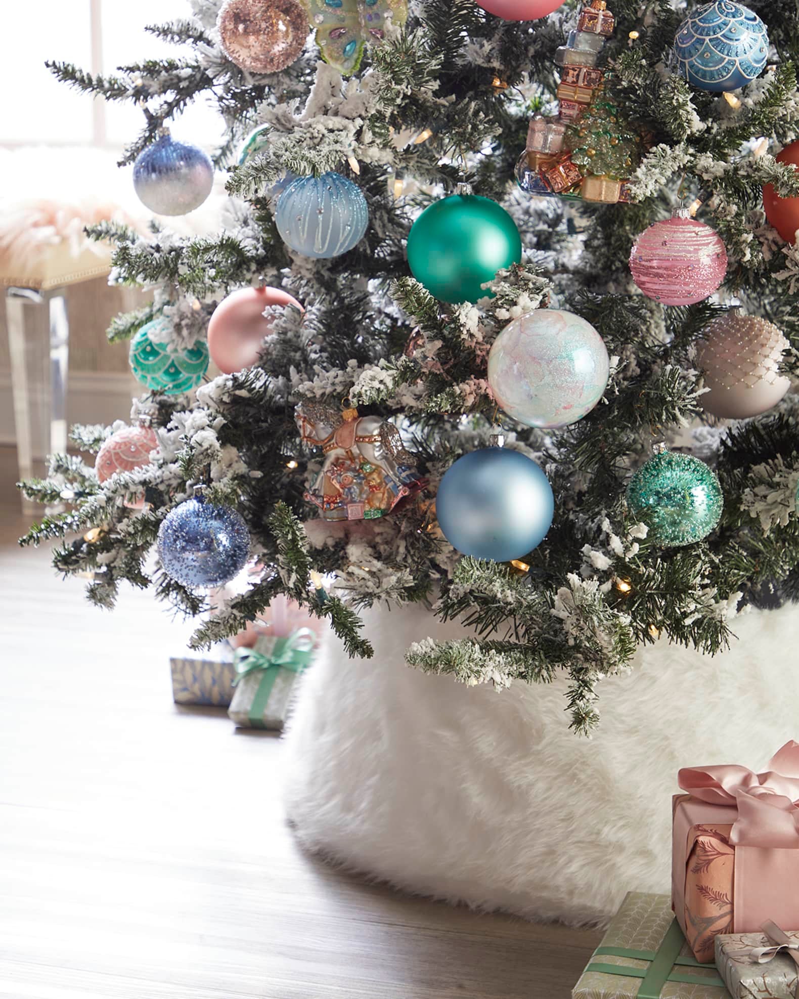 Everybody’s Buying Tree Collars To Upgrade Their Holiday Décor—Here Are