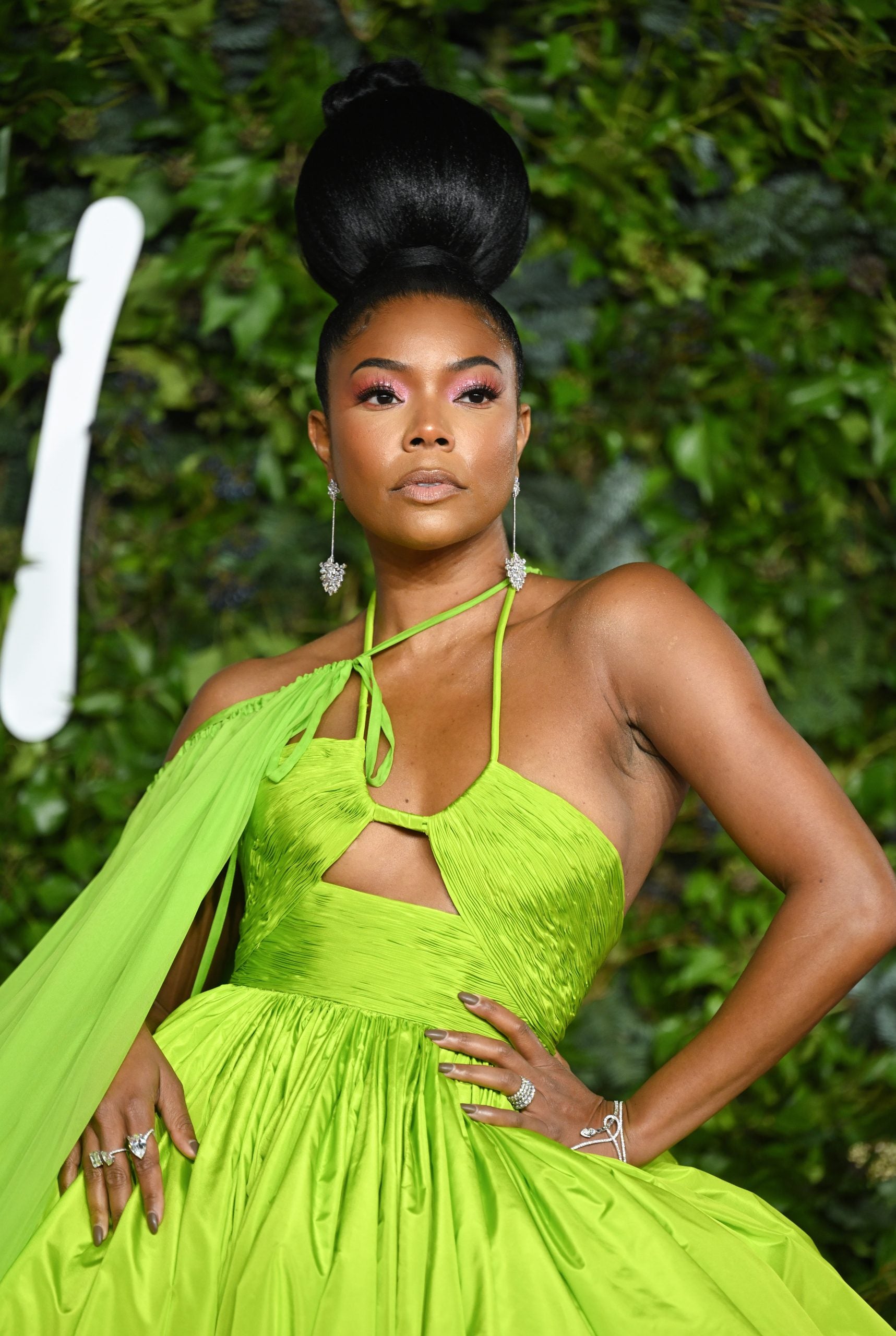 Star Gazing: What Your Faves Wore To Kick Off Holiday Season 2021