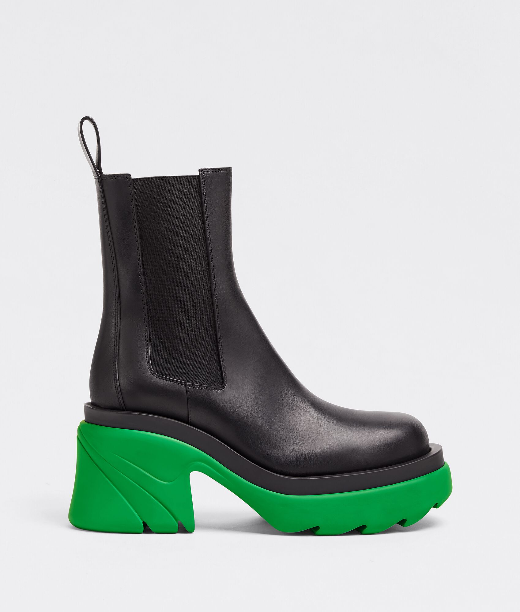 Can You Stand The Rain? With These 15 Luxury Rubber Boots You Certainly Can