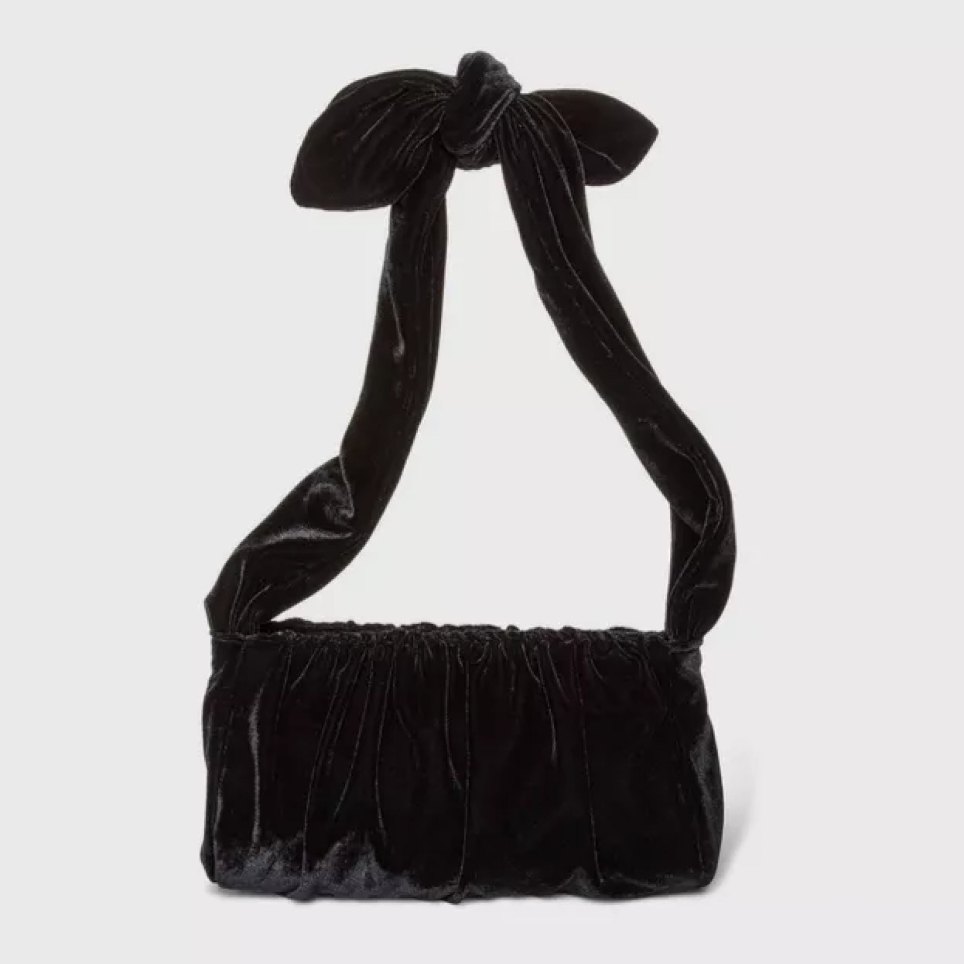 20 Handbags You Can’t Do New Year’s Eve Without