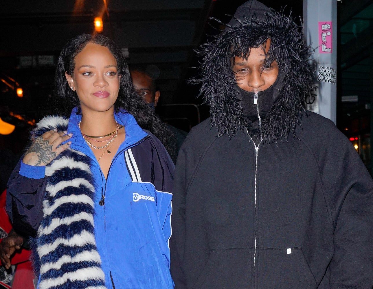 Pregnant Rihanna Strutted Through NYC Before Her Big Announcement (And No One Had A Clue)