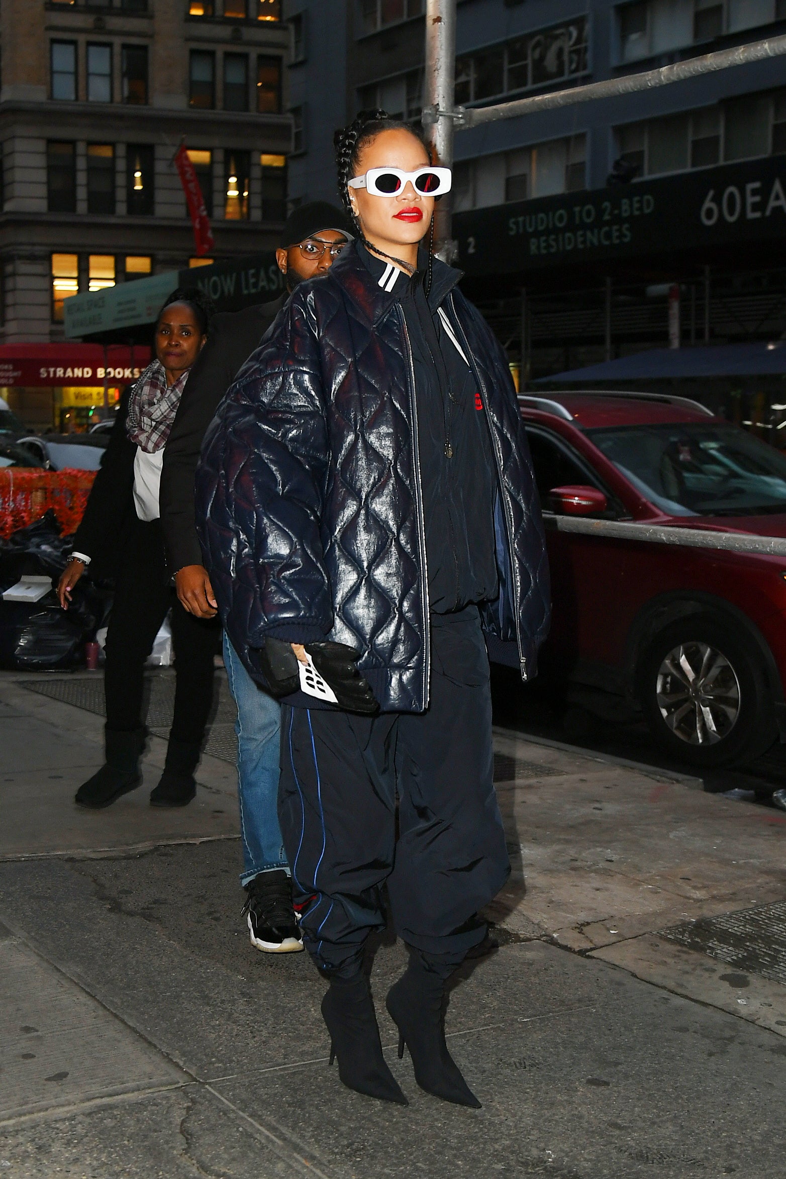 Rihanna Returns to Her Hotel After Day Out in NYC: Photo 4924550, Pregnant  Celebrities, Rihanna Photos