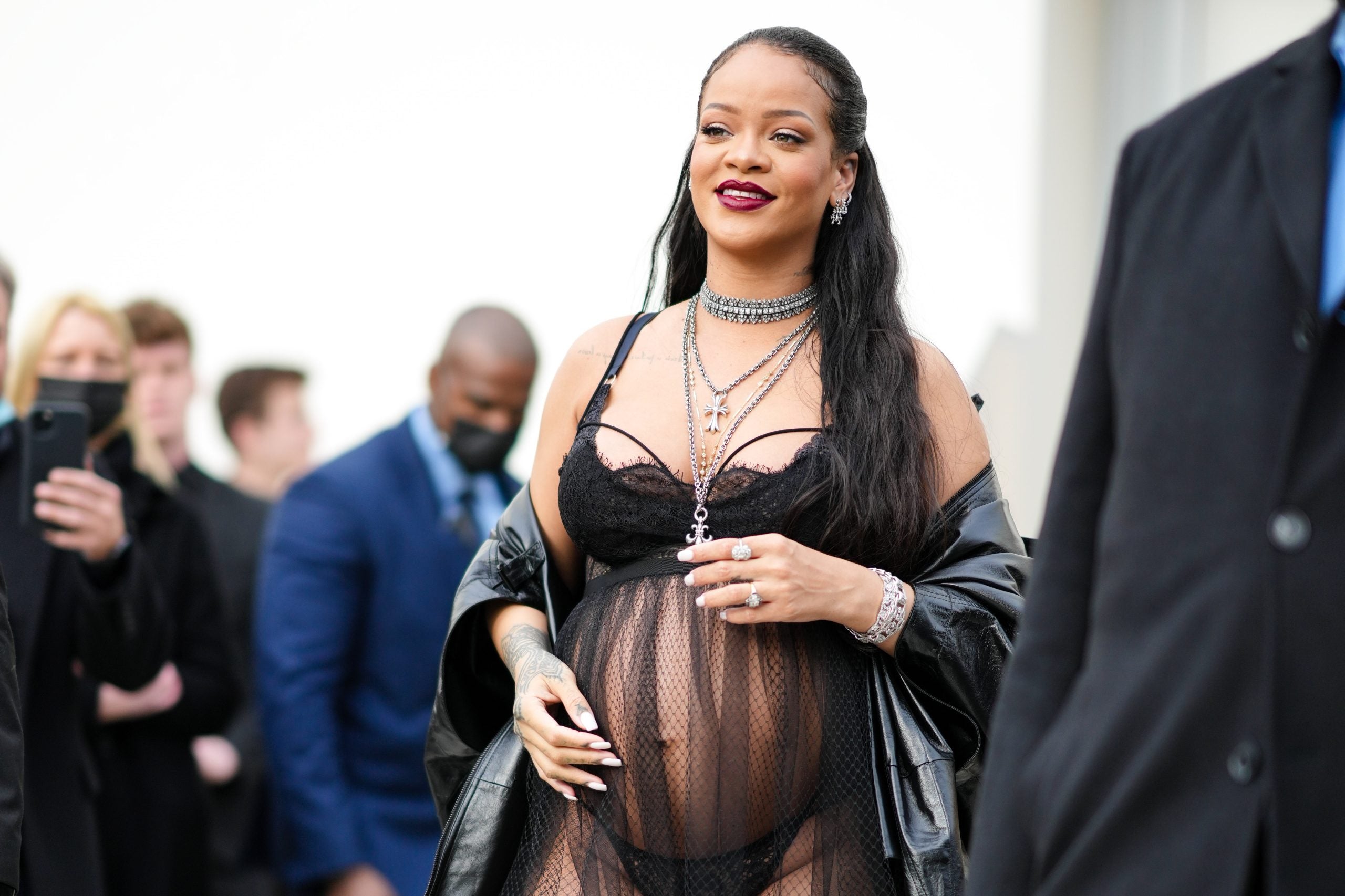 Star Gazing: Rihanna, Venus & Serena Williams, Jason Momoa and More