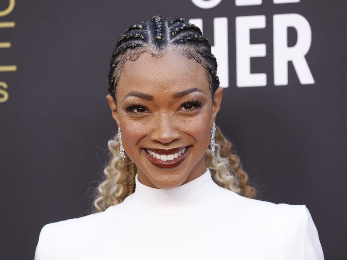 Sonequa-Martin Green On Her Picture-Perfect Smile And Partnering With