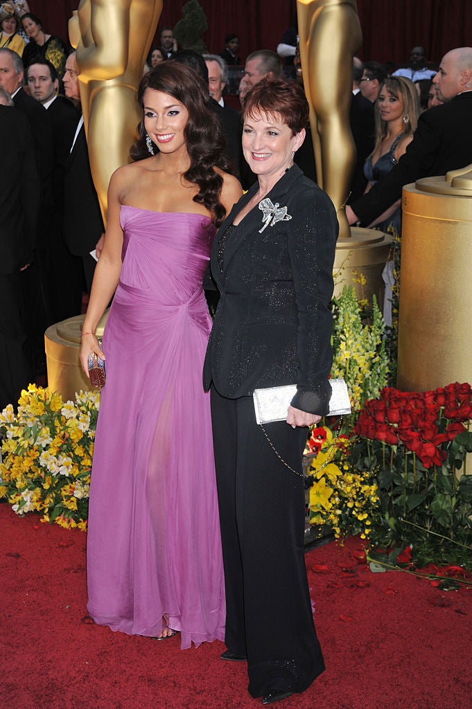 13 Photos Of Stars Attending The Academy Awards With Their Moms