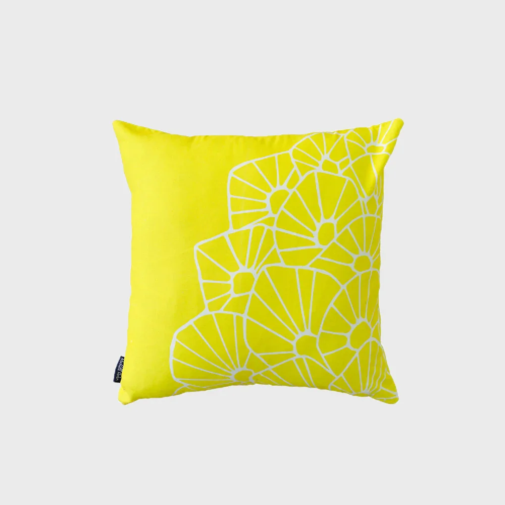 10 Spring Decor Must-Haves To Bring Color And Character To Your Space