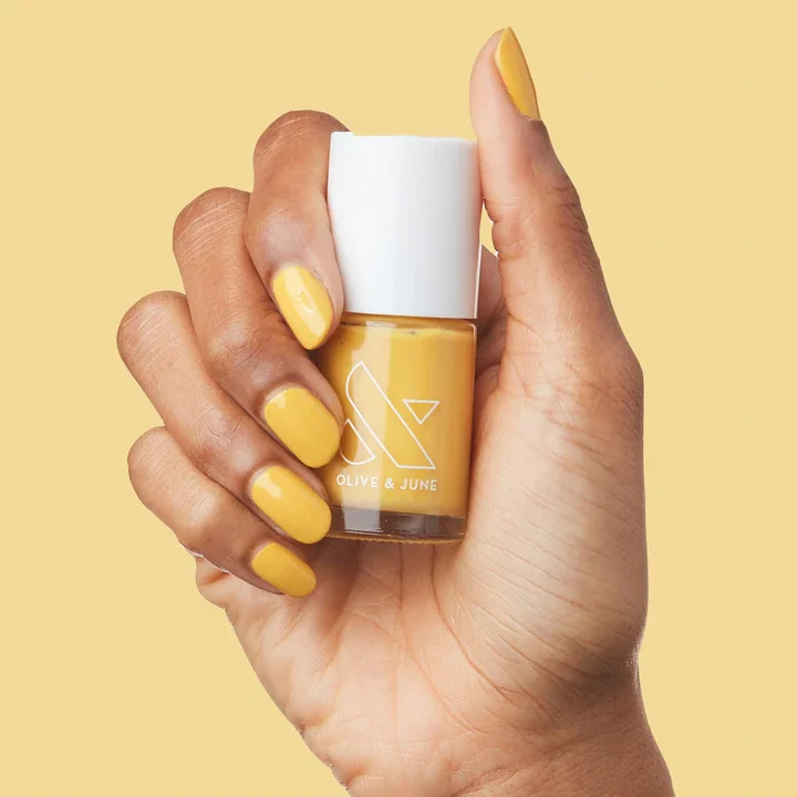 These 18 Nail Colors Are The Best Accessories For Your Spring Wardrobe